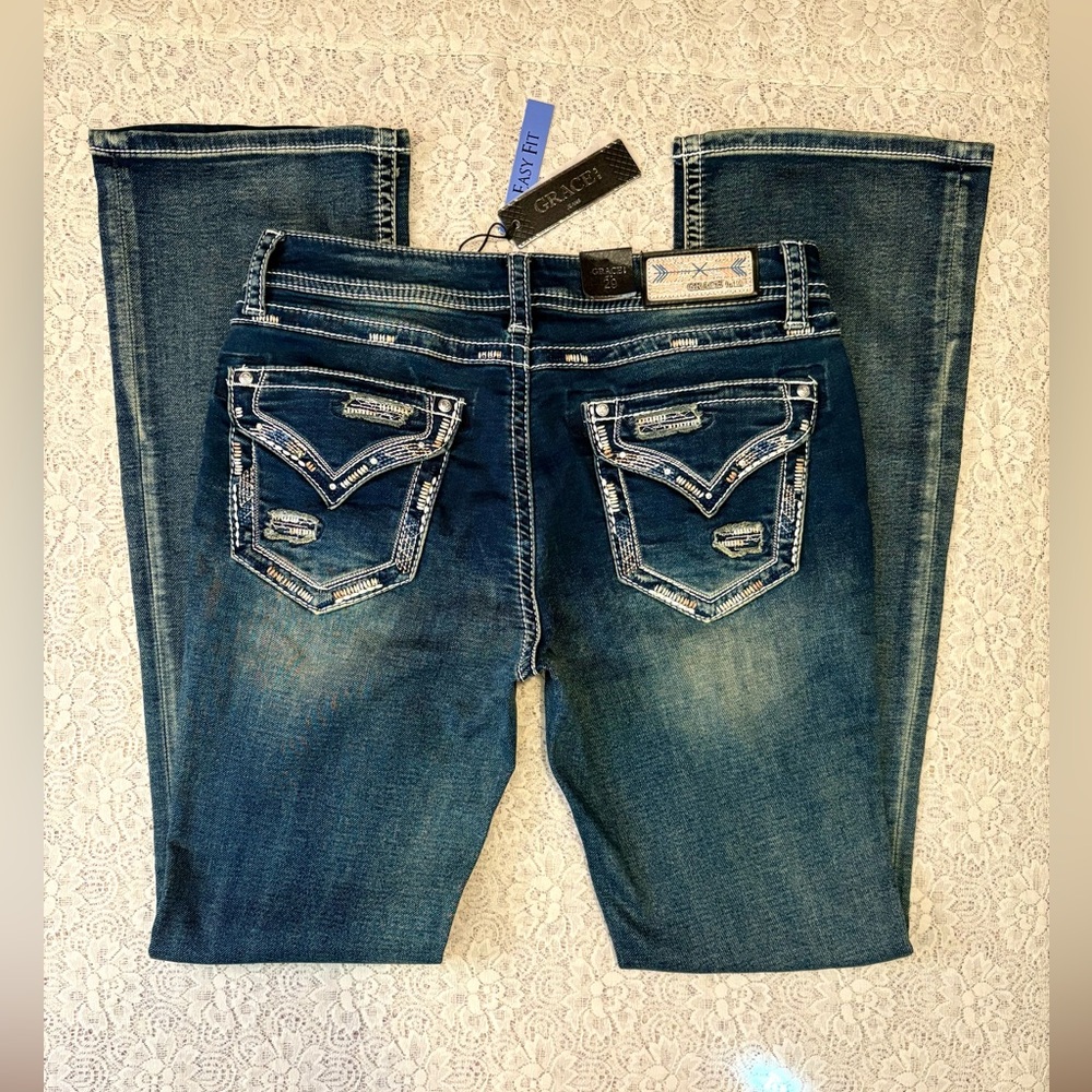 NWT 29 Easy Fit Grace in LA Embroidered Distressed Bootcut Jeans - Picture 5 of 8